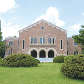 一橋大学