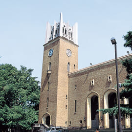 早稲田大学