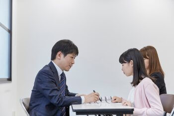 親身な個別面談(希望制)