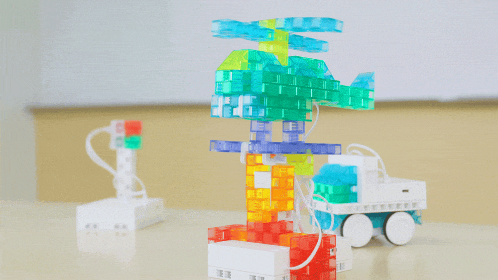 ヘリコプターが動く様子のgif